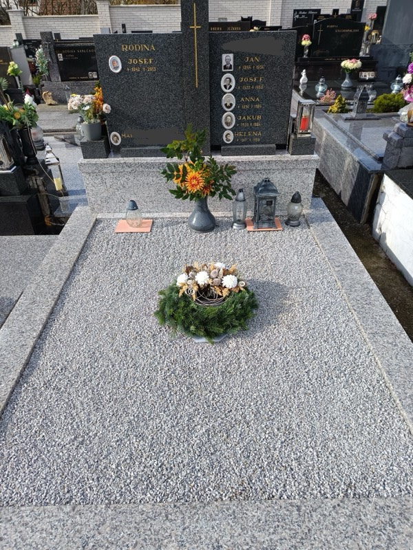 Hrob - po vyčištění